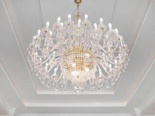Chandeliers vs. Pendant Lights: What’s the Difference?